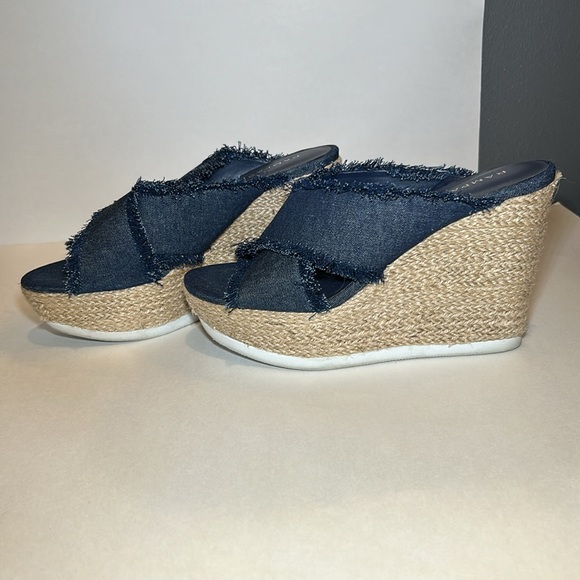 Navy Blue Denham wedges with fringe size 9. Brand is Rampage. White rubber sole - Picture 3 of 13
